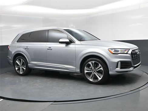 Used 2021 Audi Q7 3.0T Premium Plus w/ Executive Package image 2