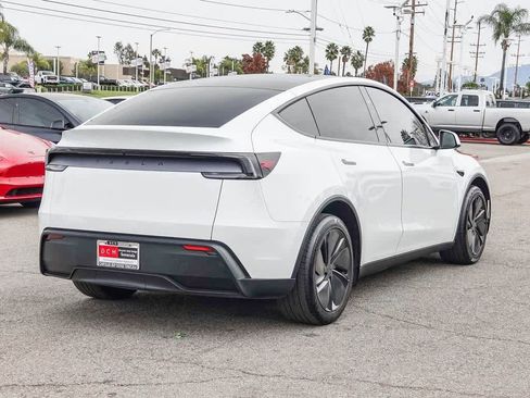 Used 2026 Tesla Model Y 2WD image 4