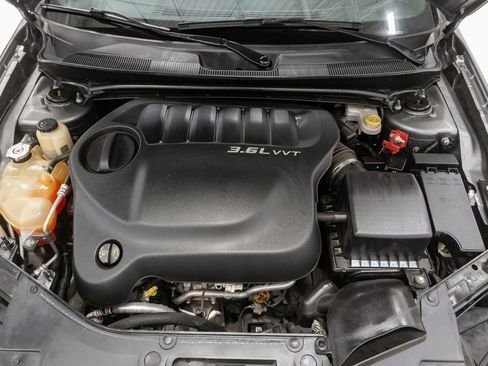 Used 2011 Chrysler 200 Limited FWD image 3