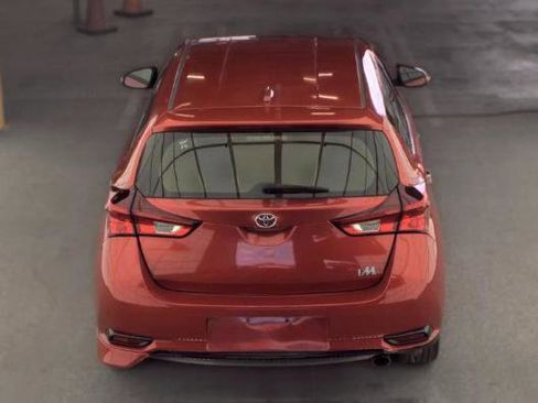 Used 2018 Toyota Corolla iM FWD image 3