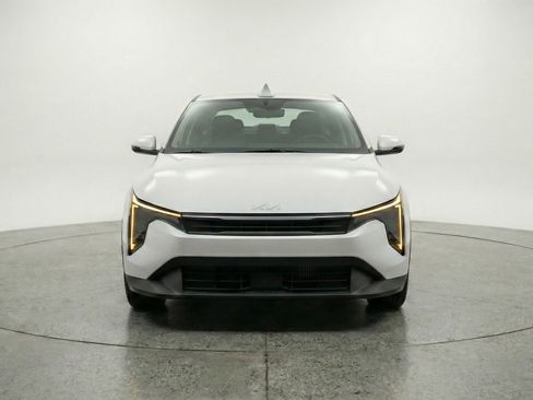 Used 2025 Kia K4 LXS image 2