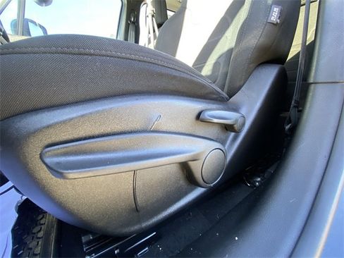 Used 2019 Jeep Renegade Latitude w/ UConnect 8.4 Nav Group image 12