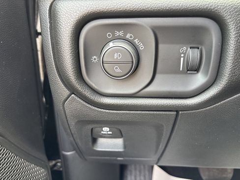 New 2026 RAM 1500 Express AWD/4WD image 22