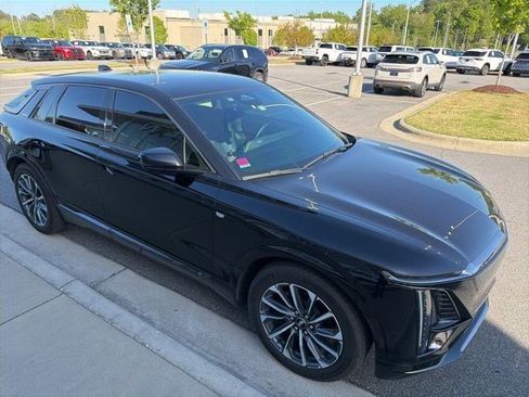 Used 2024 Cadillac Lyriq Sport image 8