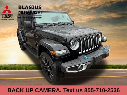 Used 2023 Jeep Wrangler Unlimited Sahara w/ Cold Weather Group image 9