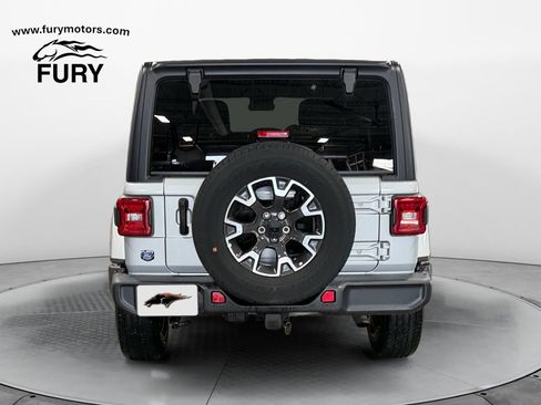 Used 2024 Jeep Wrangler Unlimited Sahara w/ Technology Group AWD/4WD image 4