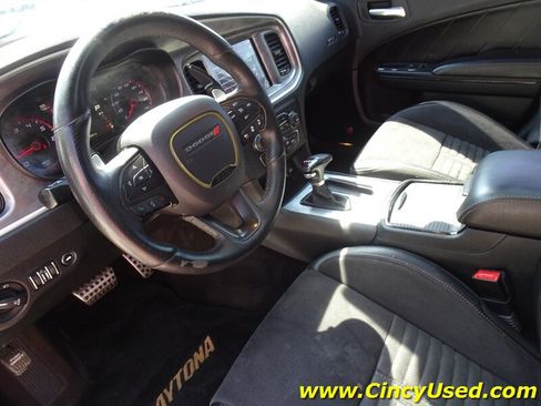 Used 2017 Dodge Charger R/T RWD image 14