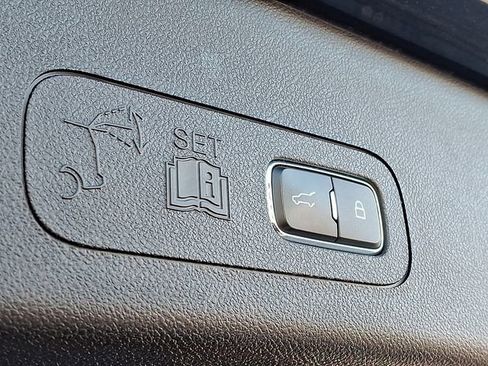 Used 2023 Lincoln Aviator AWD w/ Premium Package image 30