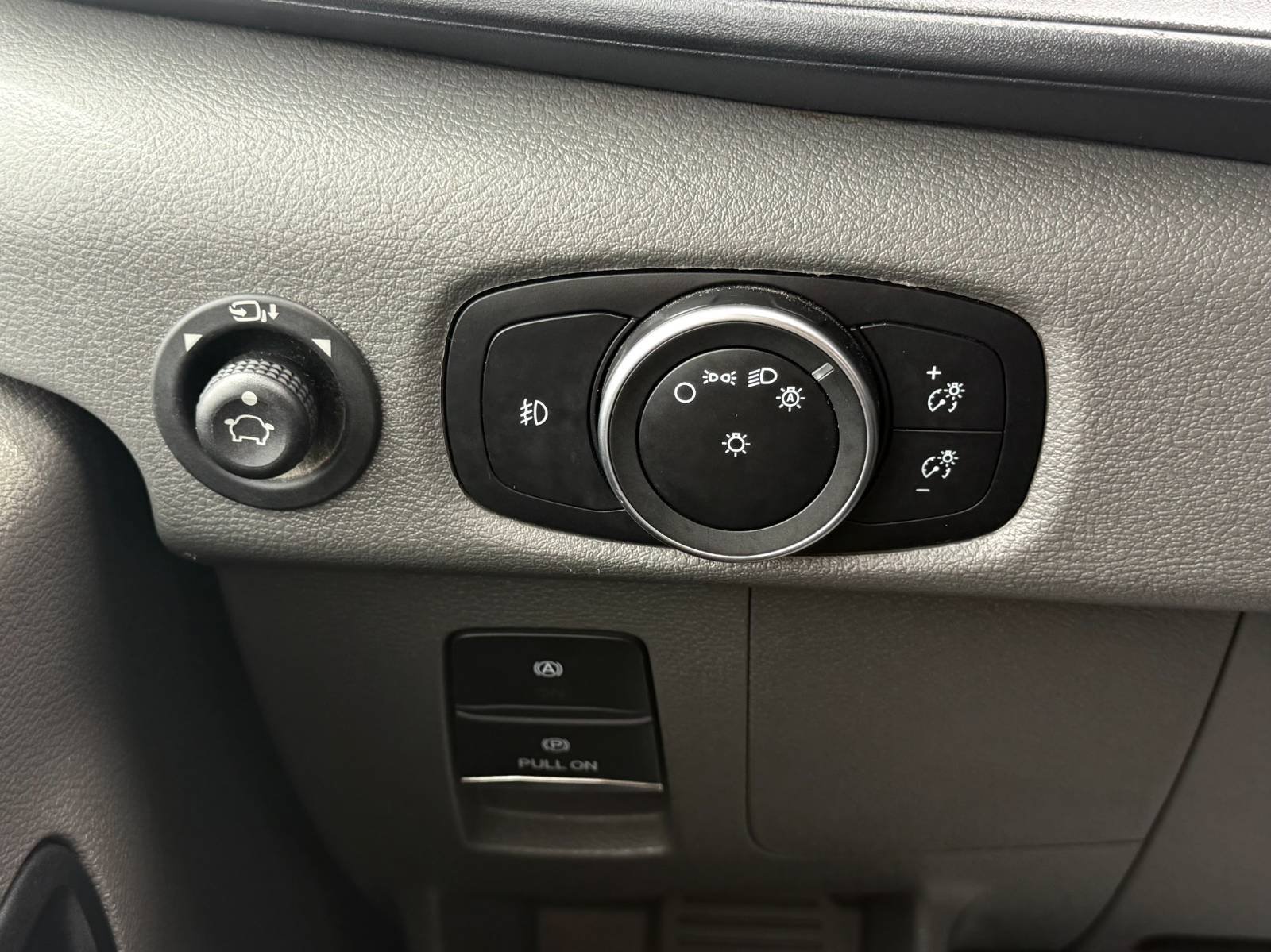 Used 2023 Ford Transit 350 XLT RWD image 28