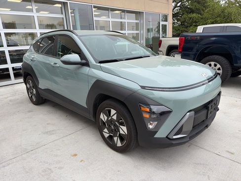 Used 2024 Hyundai Kona SEL image 3