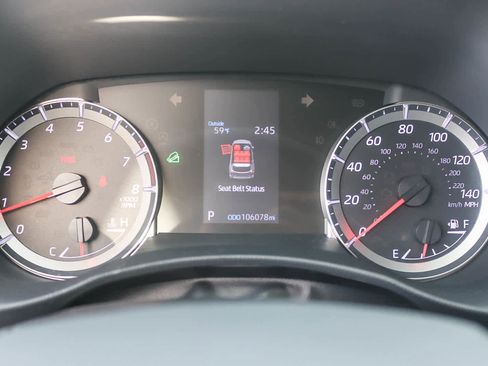 Used 2020 Toyota Highlander LE image 22