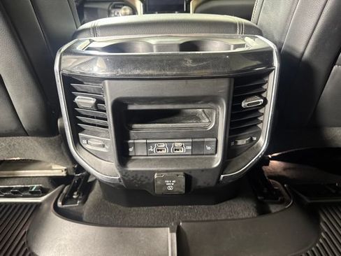 Used 2019 RAM 1500 Laramie AWD/4WD image 13
