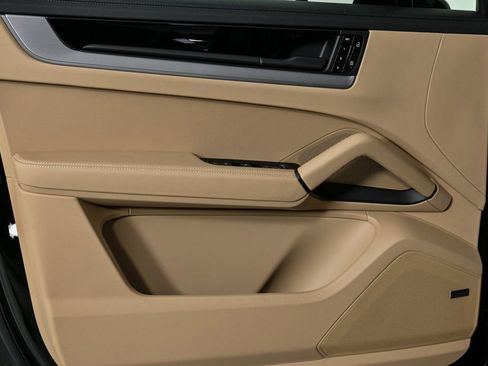 New 2025 Porsche Cayenne S image 6