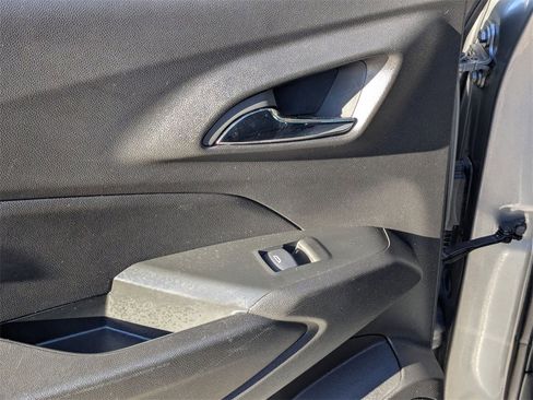 Used 2025 Chevrolet Trax LT w/ LT Convenience Package image 25