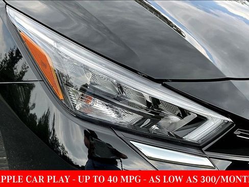 New 2025 Nissan Versa SV w/ Trunk Package image 31