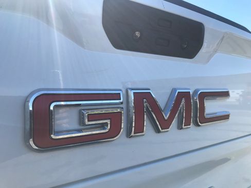 Certified 2022 GMC Sierra 1500 AT4 w/ AT4 Preferred Package AWD/4WD image 25
