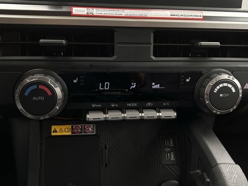 Used 2025 Toyota Tacoma SR5 w/ SR5 Upgrade Package image 20