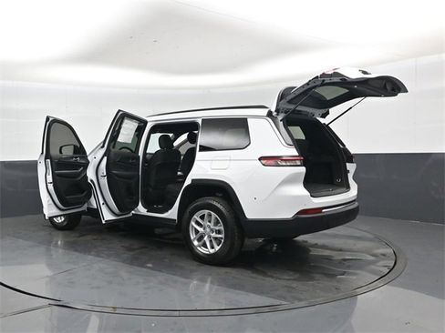 New 2025 Jeep Grand Cherokee L Laredo image 47