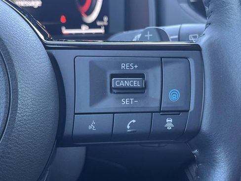 Used 2022 Nissan Rogue Platinum w/ Head-Up Display Package FWD image 31