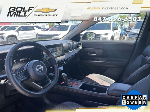 Used 2025 Nissan Kicks SR AWD/4WD image 15
