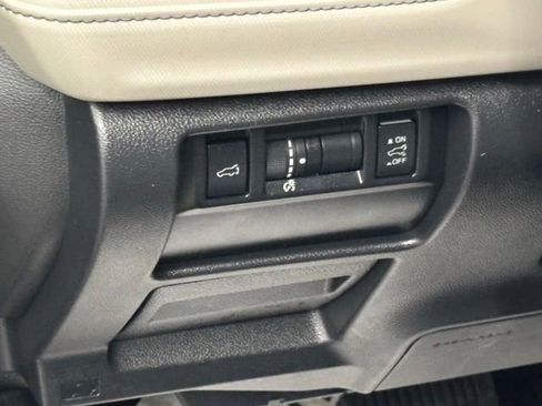 Used 2025 Subaru Forester Premium AWD/4WD image 20