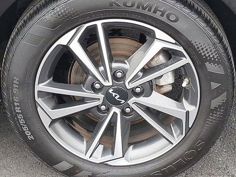 Certified 2023 Kia Forte LXS w/ LXS Technology Package image 8