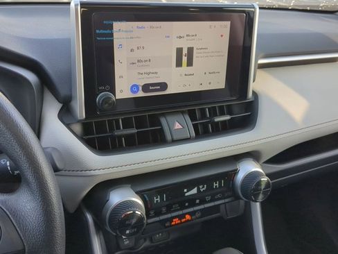 Used 2025 Toyota RAV4 XLE image 12