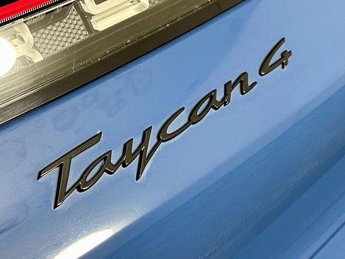 Used 2022 Porsche Taycan 4 Cross Turismo w/ Premium Package AWD/4WD image 26