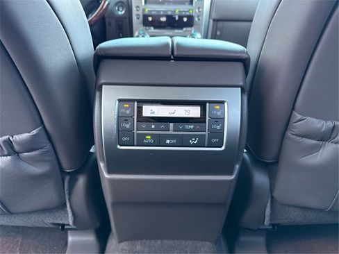 Used 2015 Lexus GX 460 image 24
