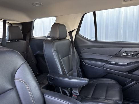 Used 2021 Chevrolet Traverse RS image 41
