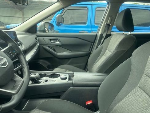 Used 2025 Nissan Rogue SV AWD/4WD image 6