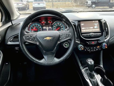 Used 2017 Chevrolet Cruze Premier image 5