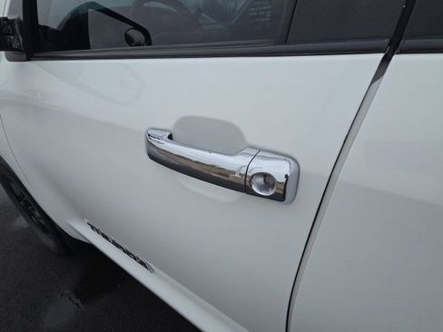 Used 2011 Toyota Tundra 4x4 Double Cab w/ Tow Pkg image 17