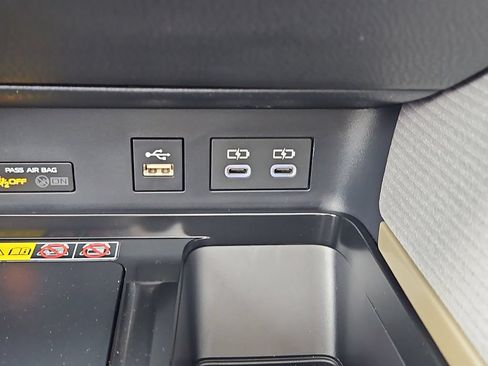 New 2026 Toyota Camry Hybrid AWD/4WD image 13