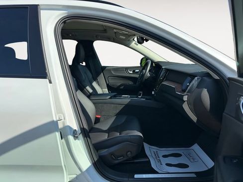 Used 2023 Volvo XC60 B5 Plus w/ Climate Package FWD image 15