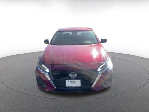 Used 2025 Nissan Altima 2.5 SV FWD image 4