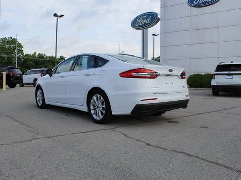 Used 2020 Ford Fusion SE FWD image 3