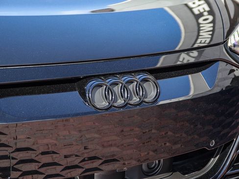 Used 2022 Audi e-tron GT Prestige w/ Prestige Package image 12