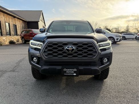 Used 2022 Toyota Tacoma TRD Off-Road image 10