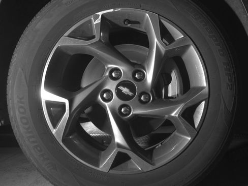Used 2025 Chevrolet Trax LT FWD image 13