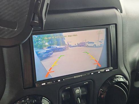 Certified 2017 Jeep Wrangler Unlimited Sahara AWD/4WD image 22