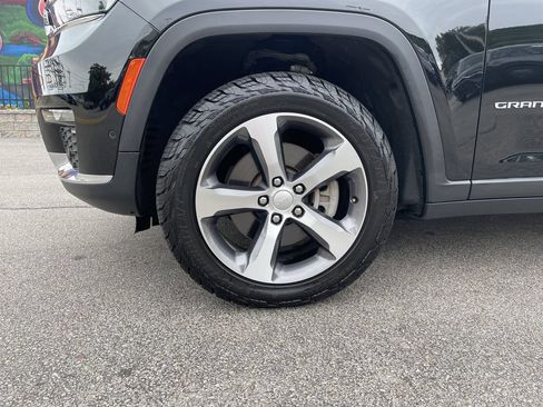 Certified 2023 Jeep Grand Cherokee L Limited w/ Luxury Tech Group II AWD/4WD image 9