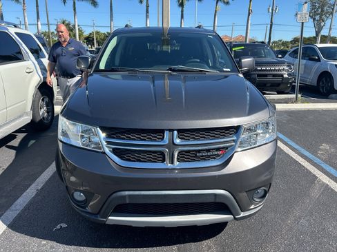 Used 2015 Dodge Journey SXT w/ Flexible Seating Group image 2