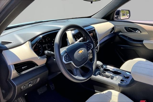 Used 2023 Chevrolet Traverse LS FWD image 12