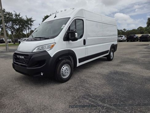 New 2026 RAM ProMaster 2500 w/ Convenience Group FWD image 4
