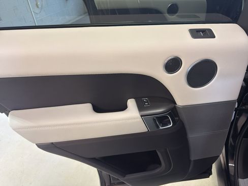 Used 2016 Land Rover Range Rover Sport Supercharged image 29