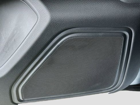 Used 2025 Porsche Macan image 21