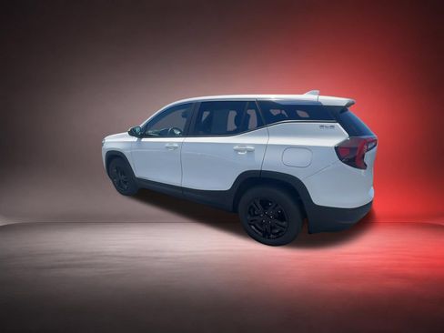 Used 2024 GMC Terrain SLE FWD image 6