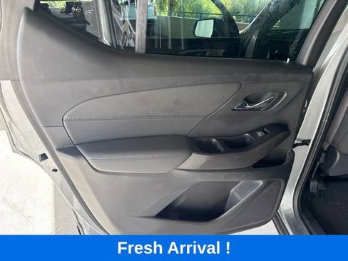 Used 2023 Chevrolet Traverse LT FWD image 14