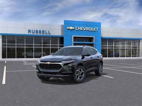New 2025 Chevrolet Trax LT w/ Driver Confidence Package image 8
